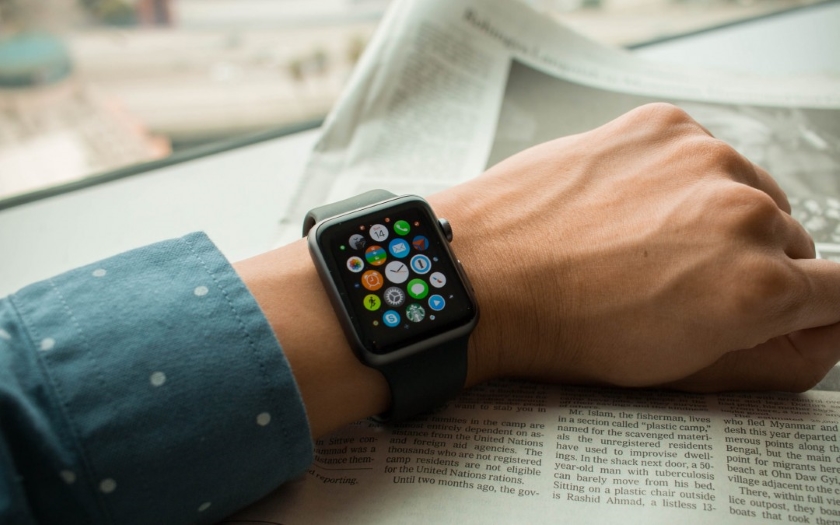KGI: "inteligentny" zegarek Apple Watch 4 otrzyma nowy wygląd i powiększony ekran