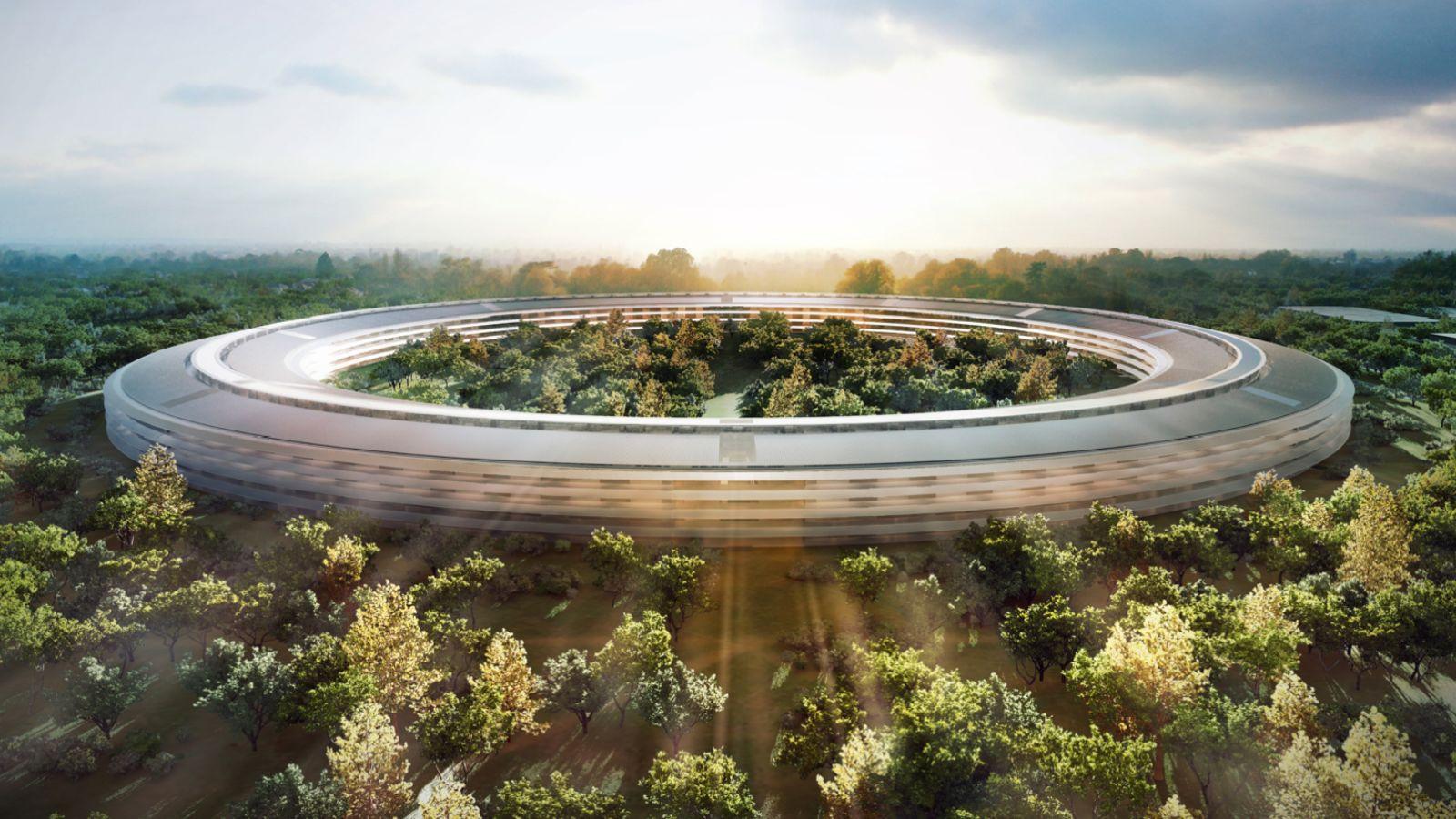 Pracownicy skarżą się, że Apple Park stale zderzenia z szklanymi ścianami