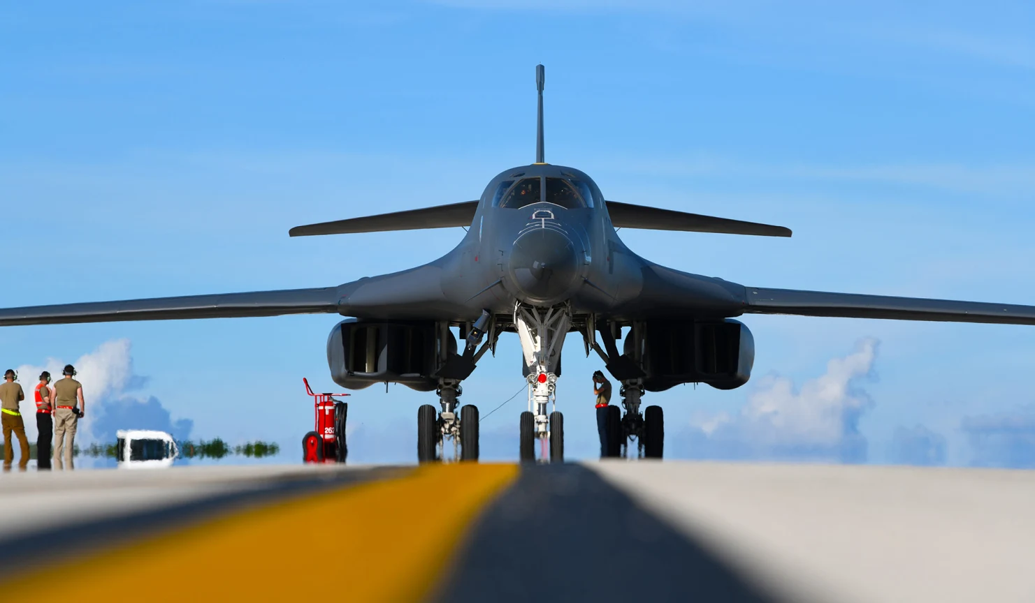 Siły Powietrzne USA chcą wycofać na emeryturę pierwszy naddźwiękowy bombowiec strategiczny B-1B Lancer od 2021 roku - wszystkie samoloty zostaną wycofane na początku lat 30. XX wieku