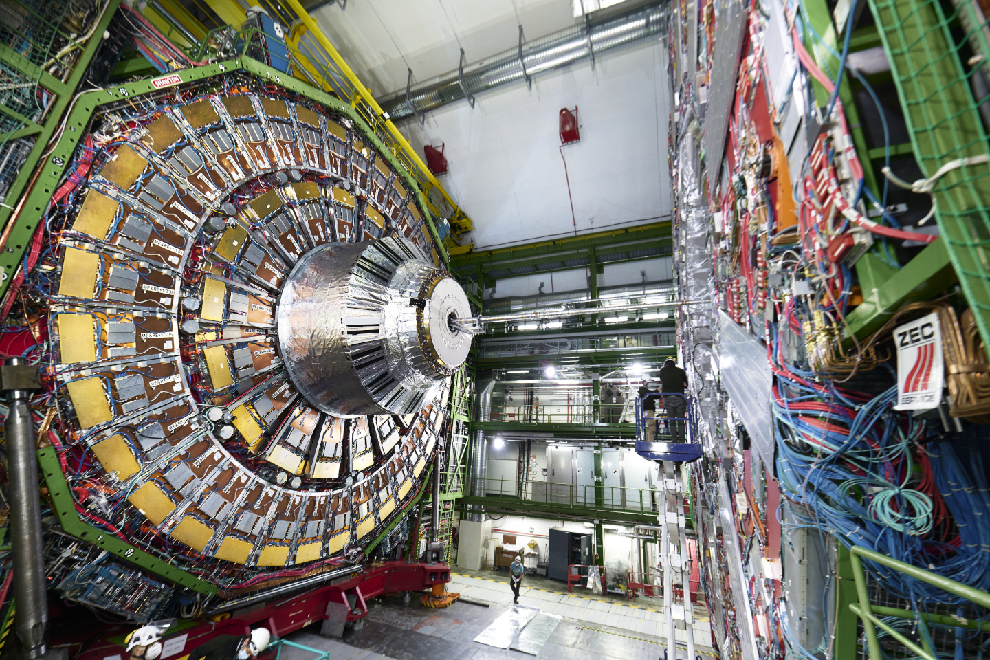 Laboratorium Fizyki CERN odkryło trzy nowe „egzotyczne cząstki”