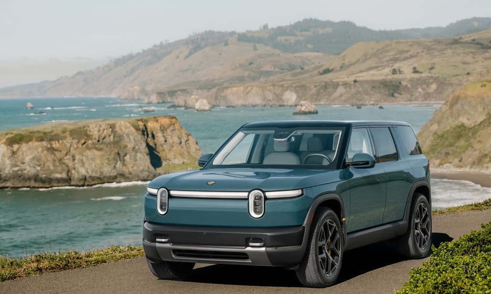 Samochód elektryczny Rivian R2 na linii produkcyjnej