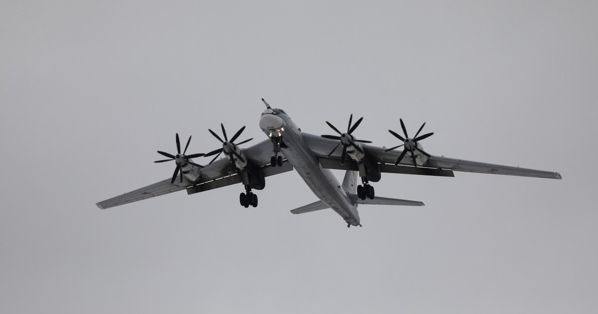 Masowe ataki na lotniska i bazy wojskowe zmuszają Rosję do kamuflażu bombowców nuklearnych Tu-95MS
