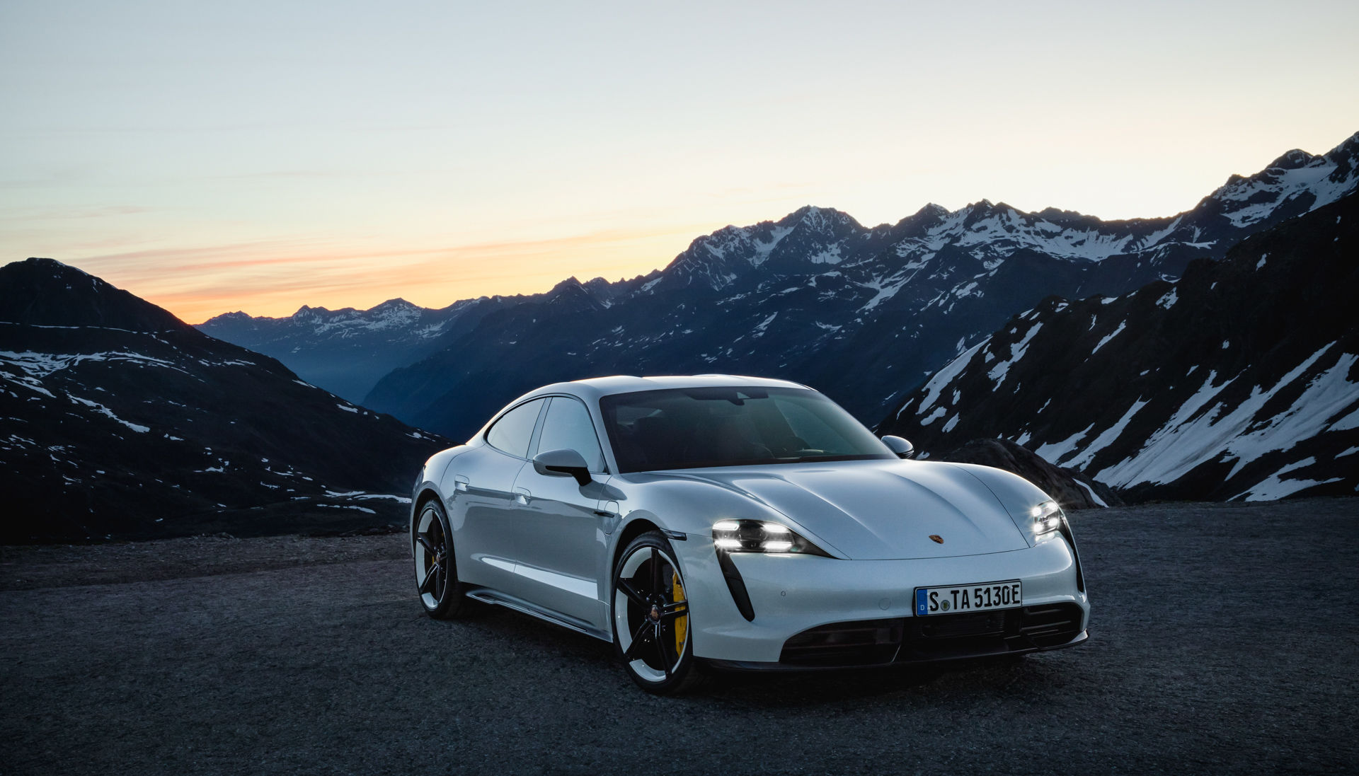 Konkurent Tesla: elektrosportkar Porsche otrzyma dwa silniki o mocz w 750 s \ k