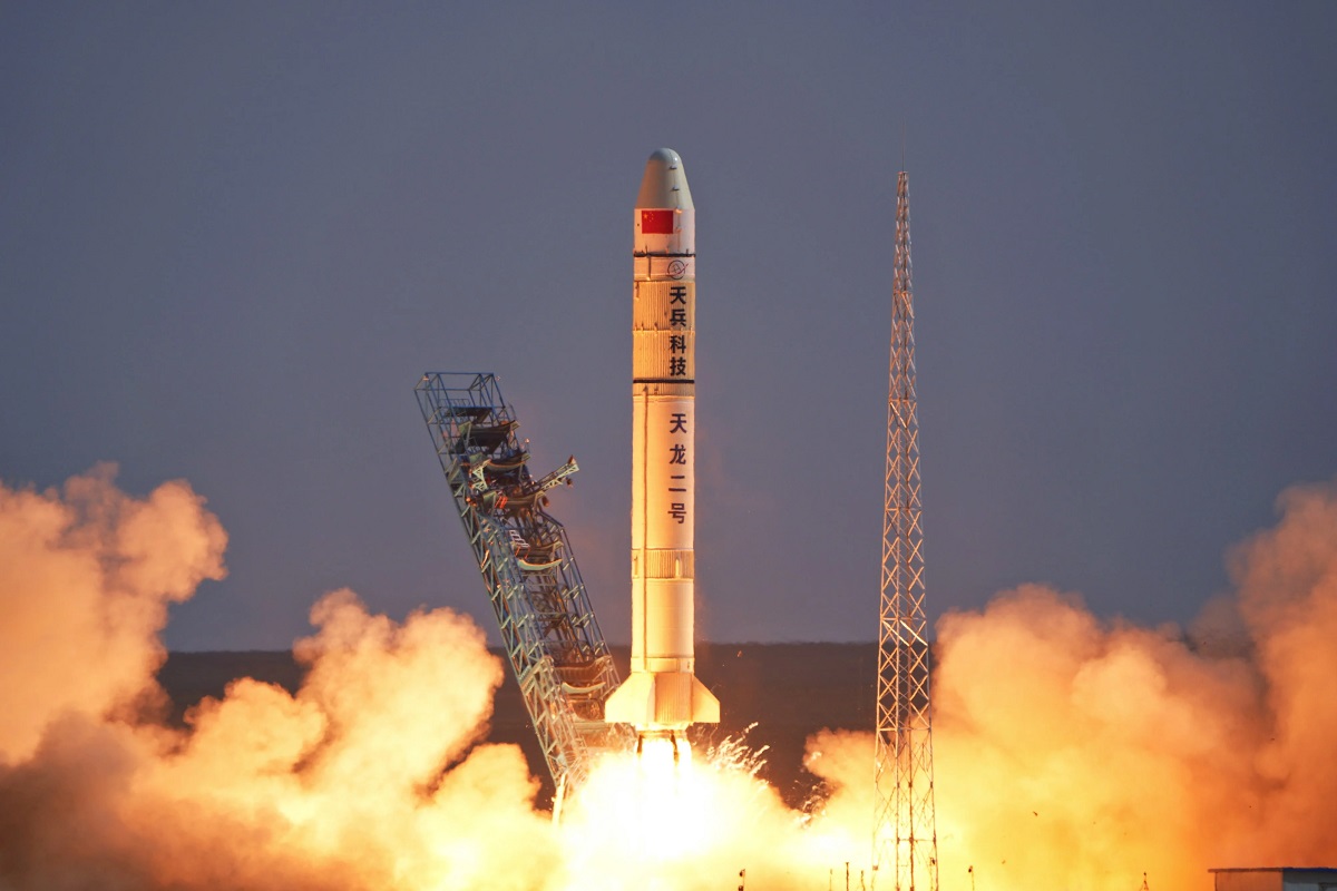 Chiny wystrzeliły pierwszą prywatną rakietę Tianlong-2 zasilaną paliwem ciekłym, która ma rywalizować z Falconem 9