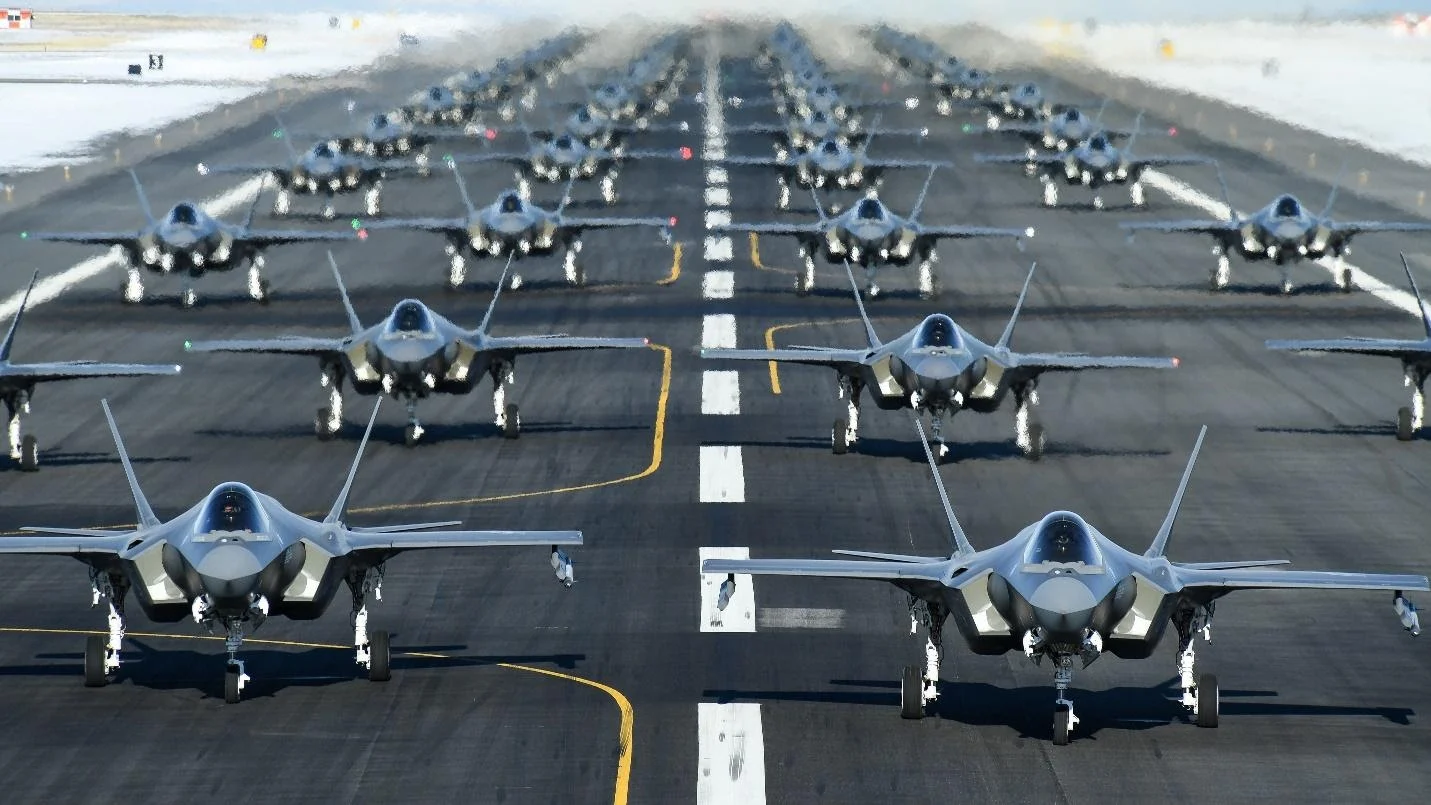 USA zwiększą liczbę myśliwców testowych piątej generacji F-35 Lightning II