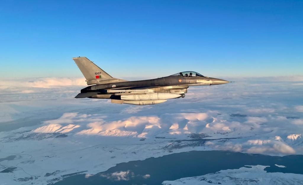Portugalskie myśliwce F-16 przechwytują rosyjski samolot wojskowy Ił-76 u wybrzeży Estonii