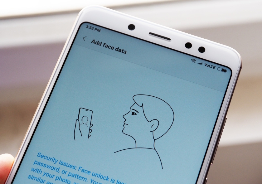 Smartphone Xiaomi Mi 5 otrzymał funkcję Face Unlock
