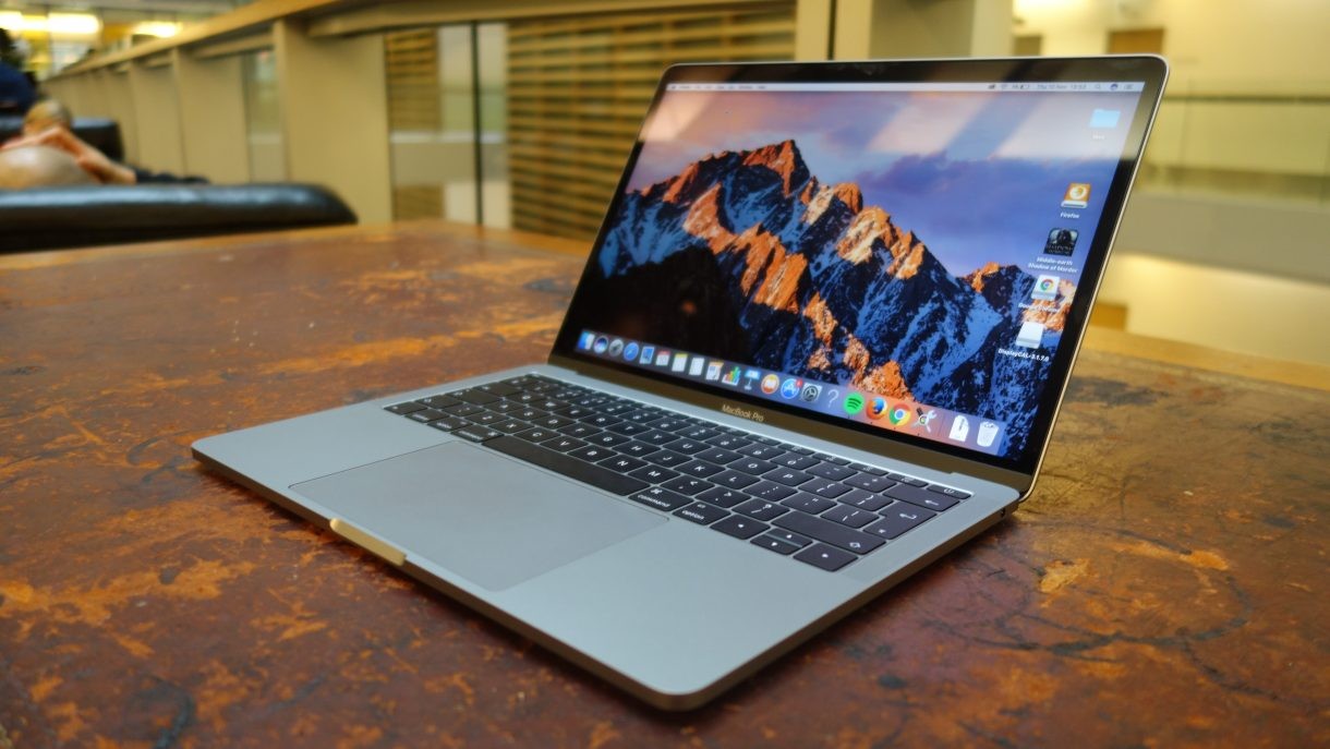 W bateriach MacBooka Pro wybuchają: Apple obiecuje wymienić baterie za darmo