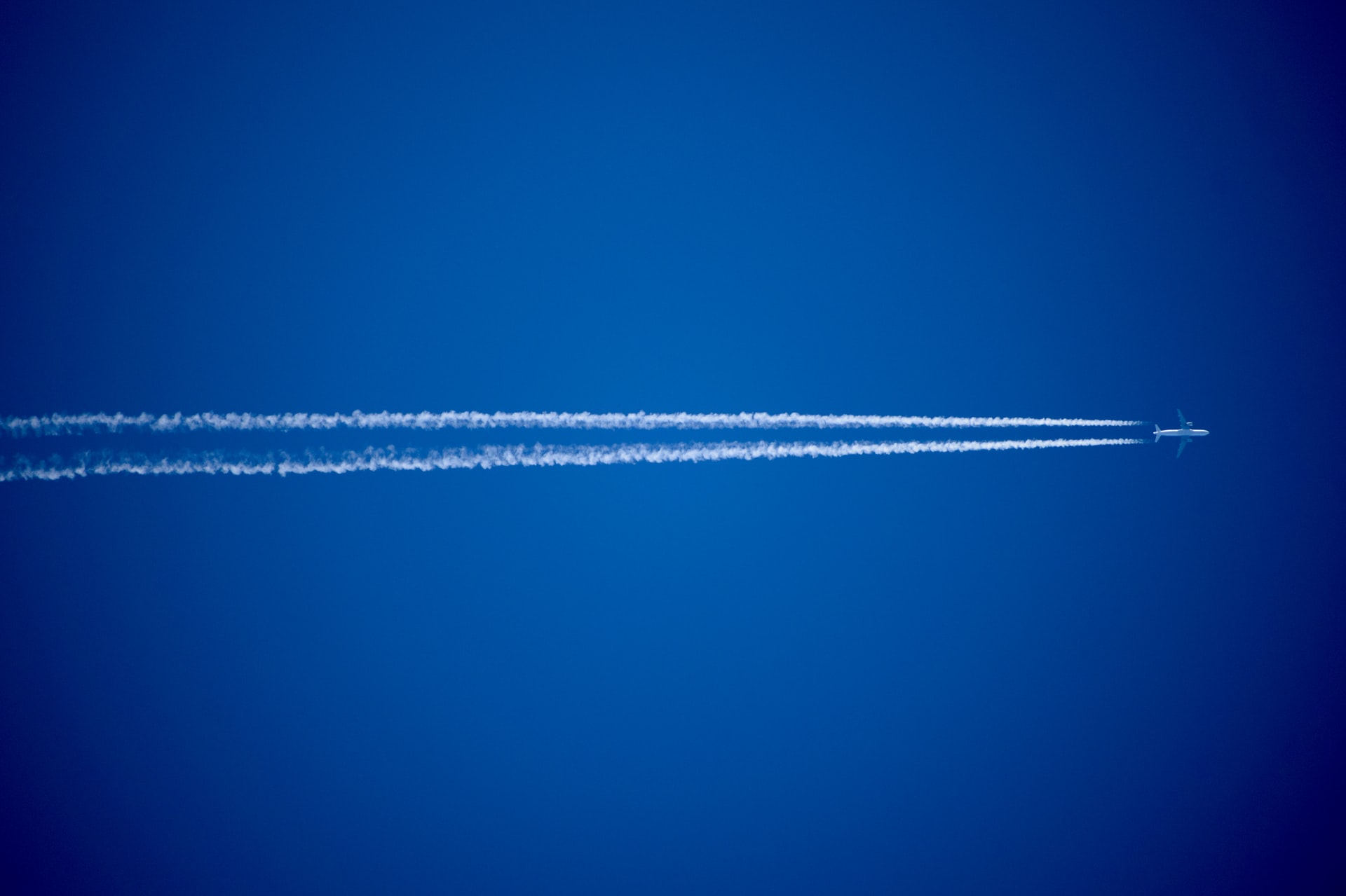 Google Flights pozwala teraz zobaczyć szacunkową emisję dwutlenku węgla dla planowanych lotów