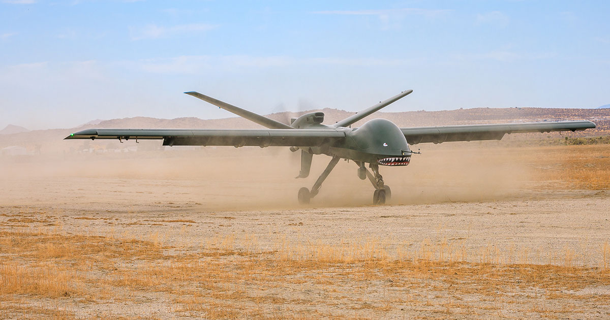 Amerykański dron Mojave po raz pierwszy wystartował i wylądował na polnej drodze