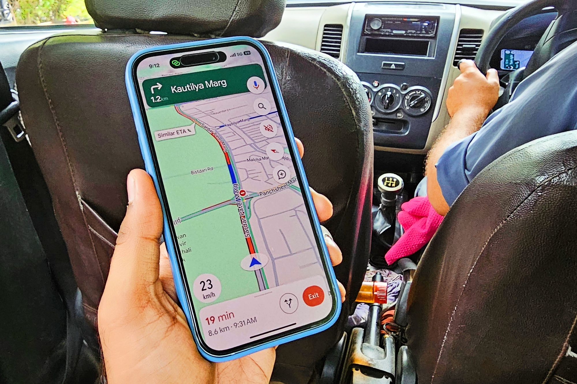 Mapy Google w końcu doczekały się obsługi prędkościomierza i ograniczeń prędkości dla iOS i CarPlay