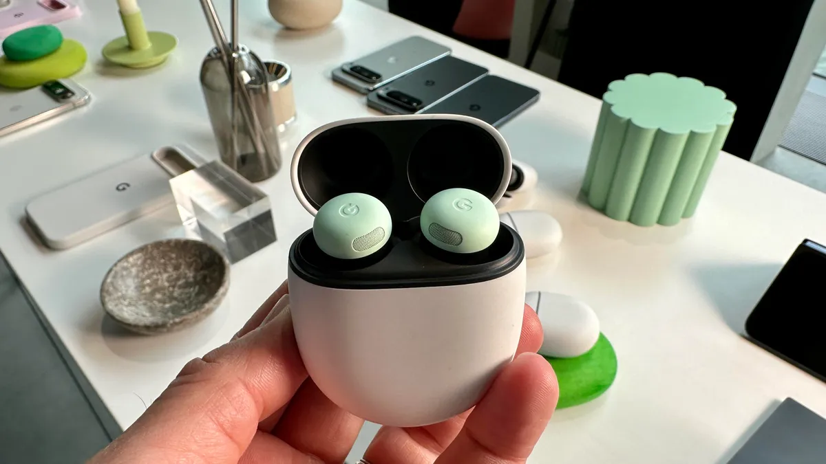 Pixel Buds Pro 2 otrzymują kontrolę hałasu w menu głośności Androida 15