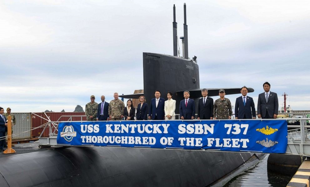 ABC News wyemitowało ekskluzywną relację z okrętu podwodnego o napędzie atomowym USS Kentucky (SSBN-737), który może przenosić broń jądrową i niedawno przybył do Republiki Korei