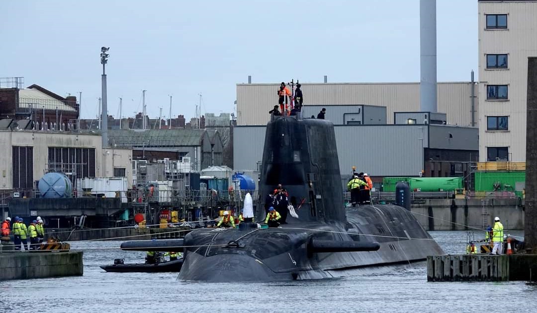 Wielka Brytania jest bliska rozmieszczenia wartego 1,6 mld USD okrętu podwodnego o napędzie atomowym HMS Anson z pociskami manewrującymi Tomahawk.