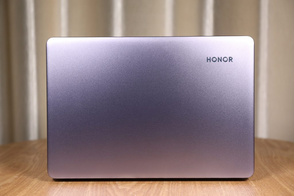 Honor dzień przed ogłoszeniem pokazał laptopa Honor MagicBook Pro
