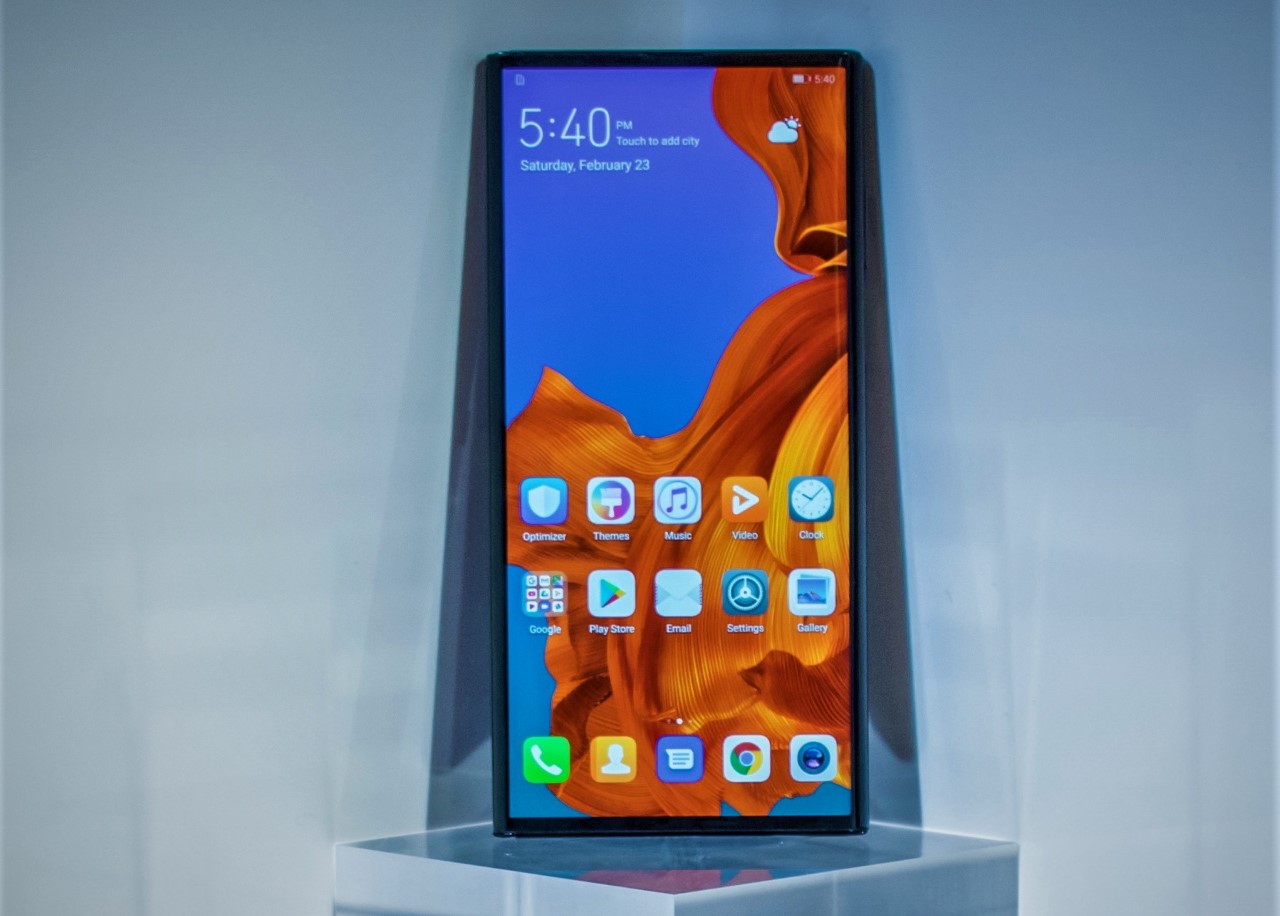 Nie tylko Xioami: Huawei pracuje również nad smartfonem o konstrukcji podobnej do „klapki” Motorola RAZR 