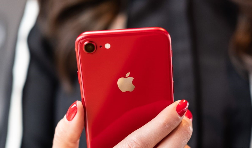 Analityk: iPhone SE 2 zostanie wydany w trzech kolorach, z dyskiem 64/128 GB, bez 3D Touch i przy cenie 399 USD