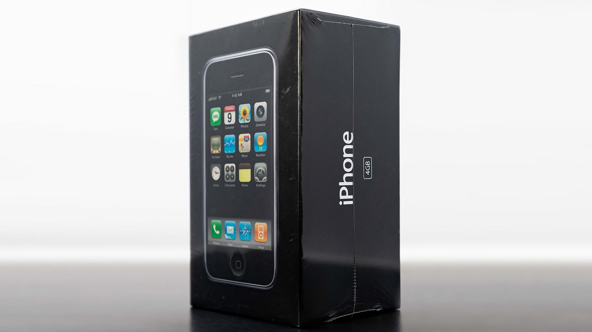 LCG Auctions chce sprzedać rzadkiego iPhone'a pierwszej generacji z 4 GB pamięci w fabrycznym opakowaniu za 100 000 dolarów