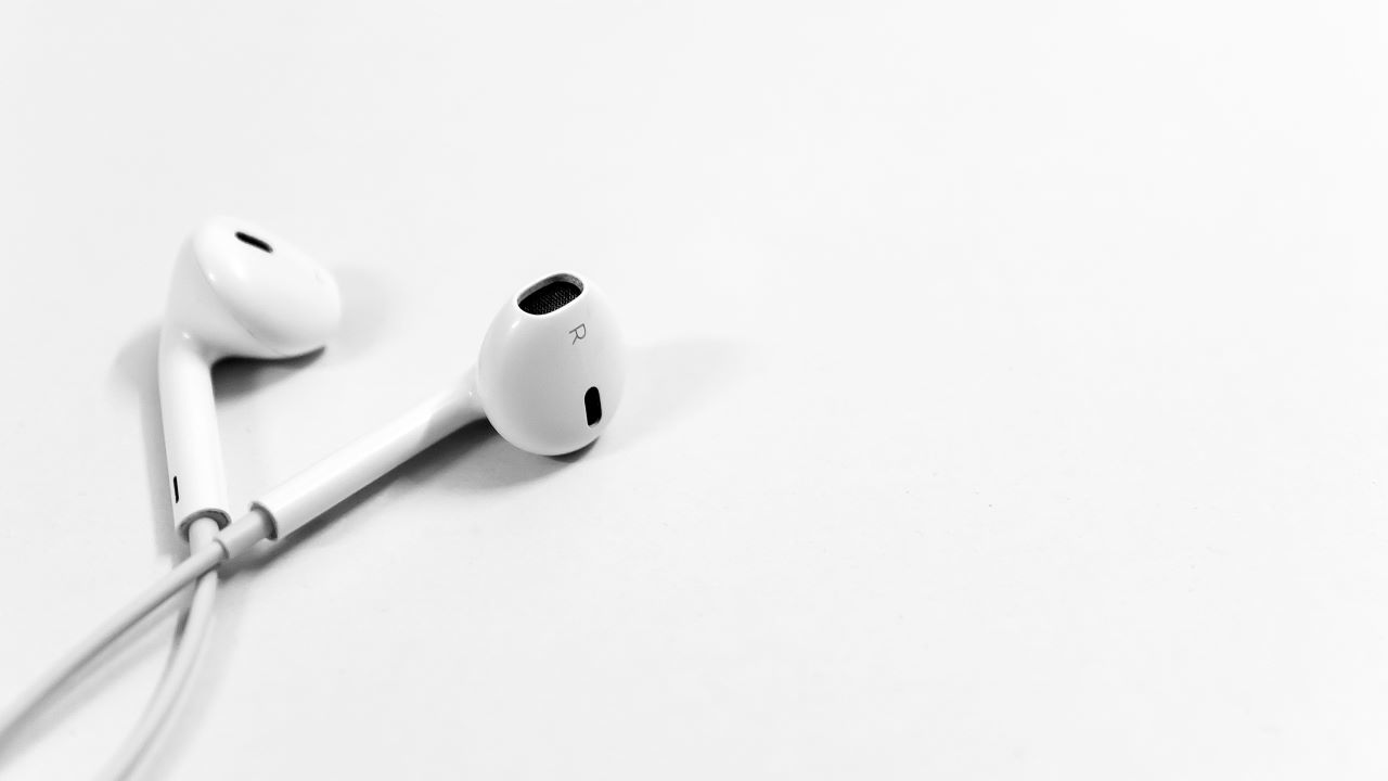 Apple w końcu rezygnuje z przewodowych słuchawek EarPods na rzecz iPhone’a