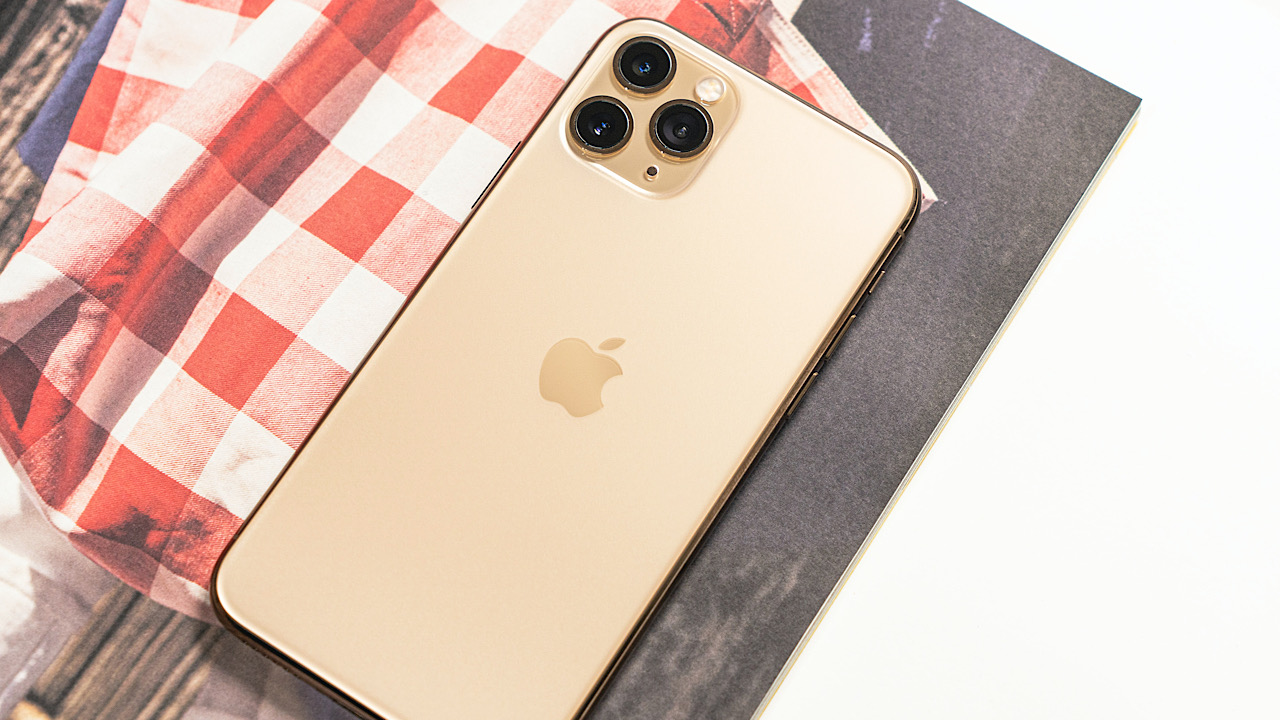 Apple zrezygnuje ze złotego i fioletowego koloru iPhone'a 15 Pro