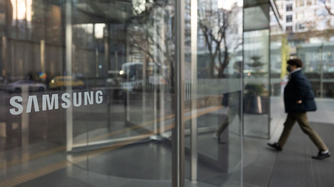 Siedmiu byłych pracowników Samsunga dostanie do czterech lat więzienia za kradzież technologii - sprzedali do Chin sprzęt wart 60 mln dolarów