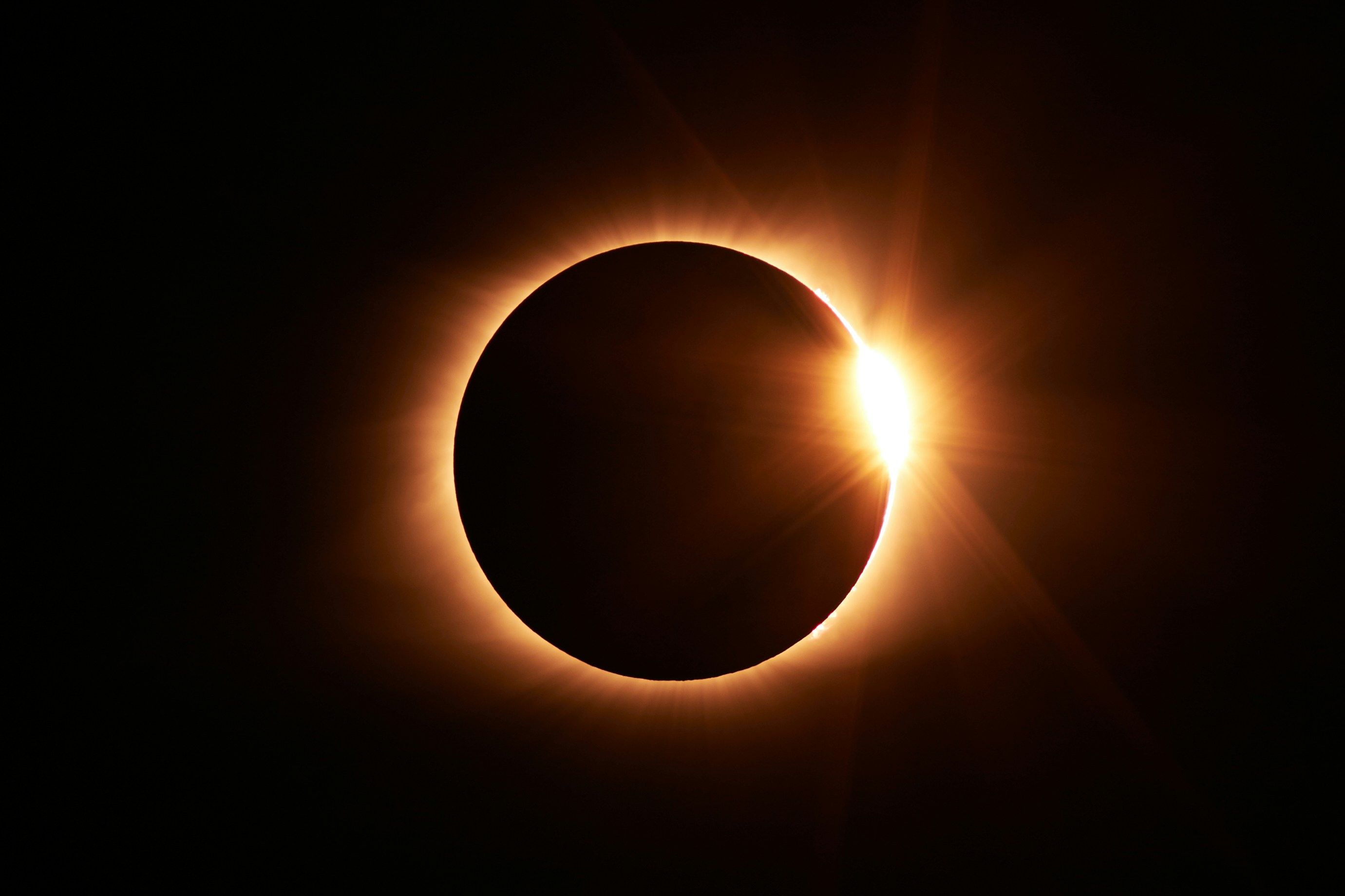 NASA wydała ostrzeżenie dotyczące smartfonów i zaćmienia Słońca