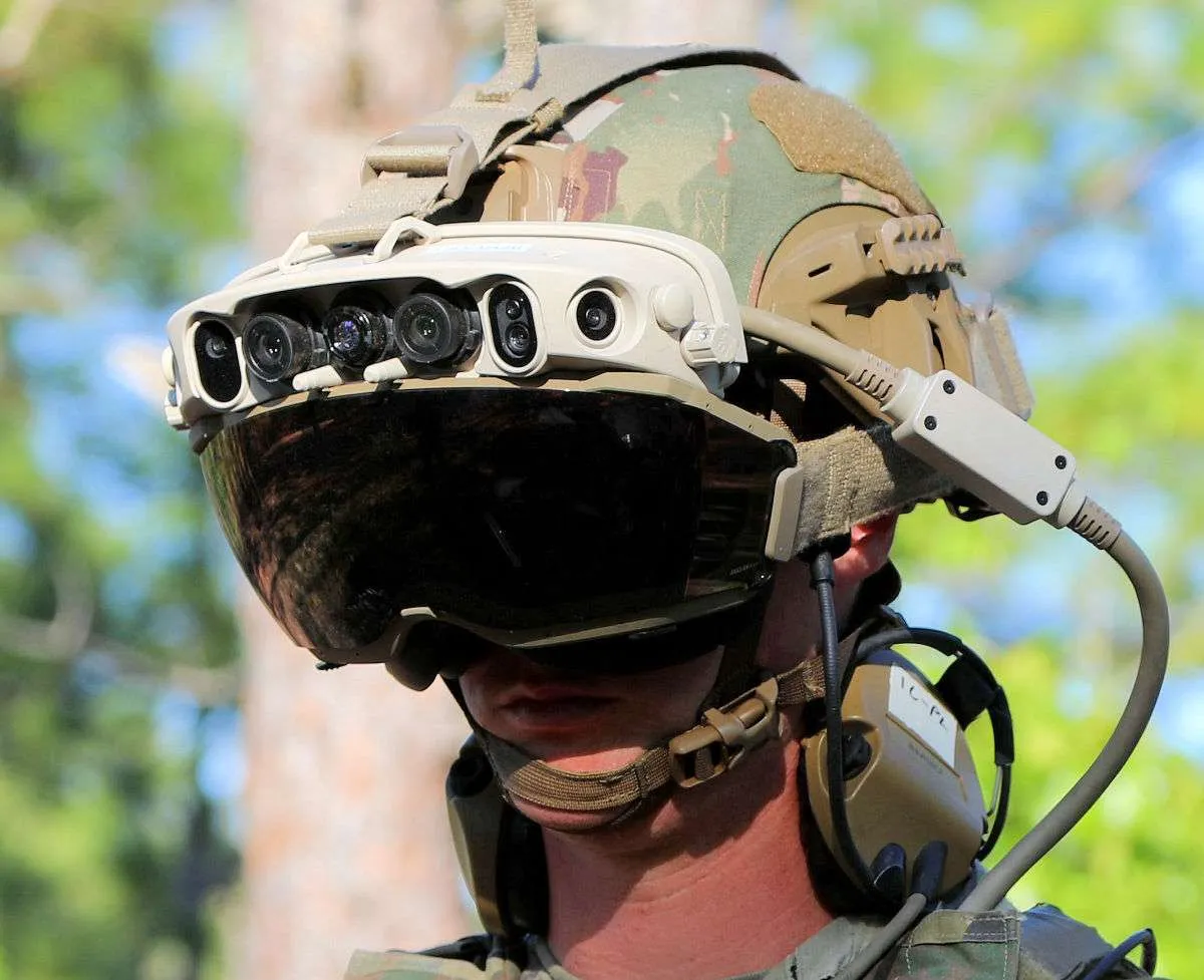 Microsoft przekaże armii USA wojskową wersję HoloLens do intensywnych testów - Pentagon chce wydać ponad 20 miliardów dolarów na zakup 121 000 zestawów rzeczywistości mieszanej