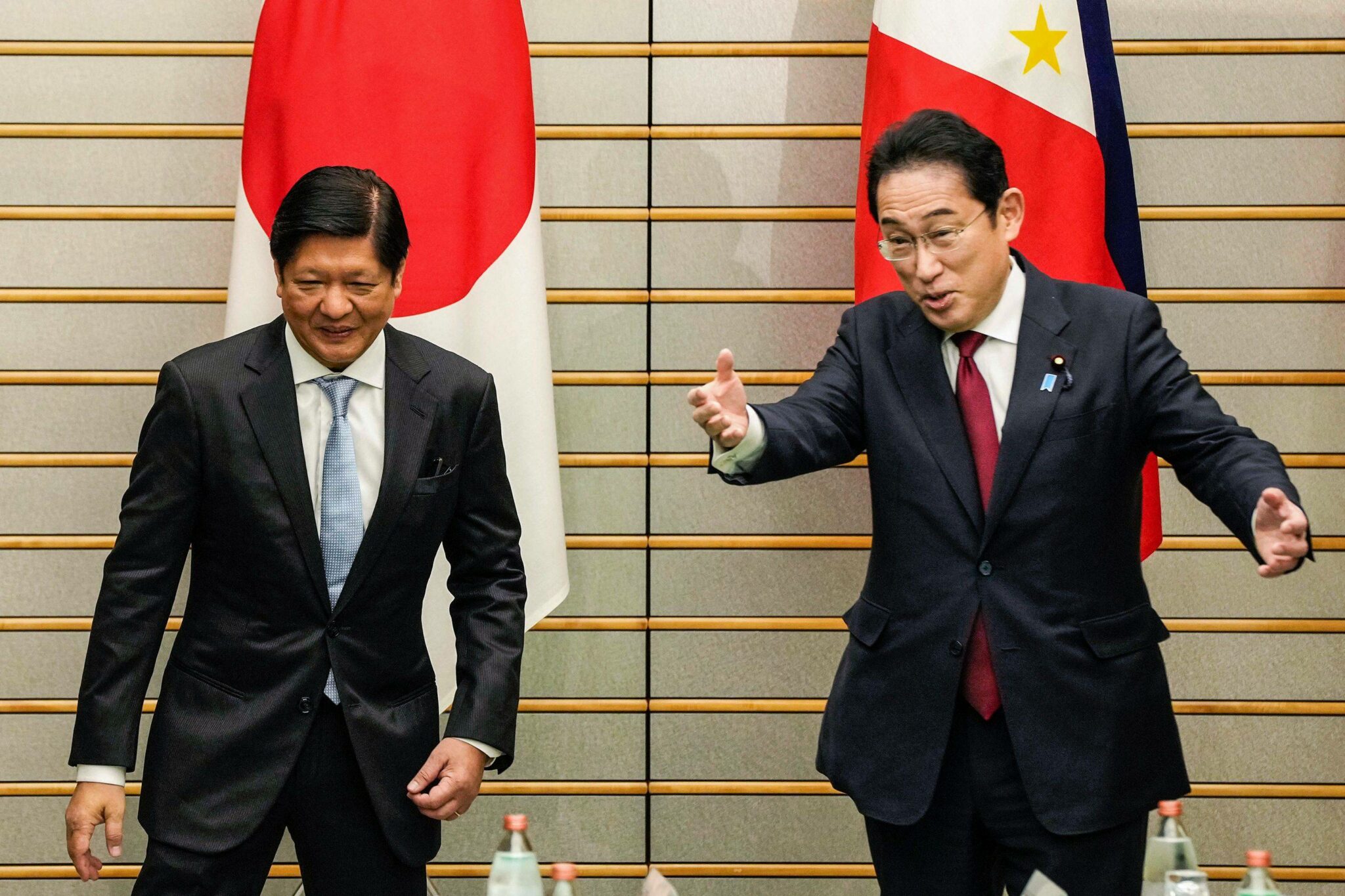 Filipiny i Japonia podpisują umowę obronną w obliczu agresywnego zachowania Chin w regionie