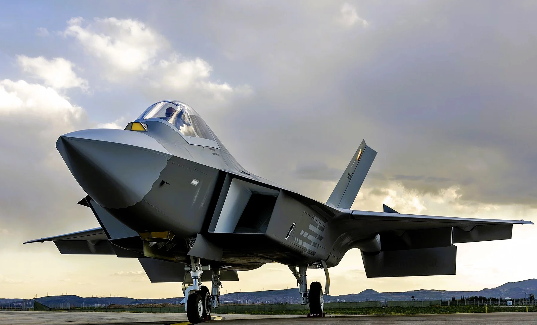Turcja zamierza zbudować 300 myśliwców KAAN 5. generacji, a Ukraina chce kupić niektóre z nich.