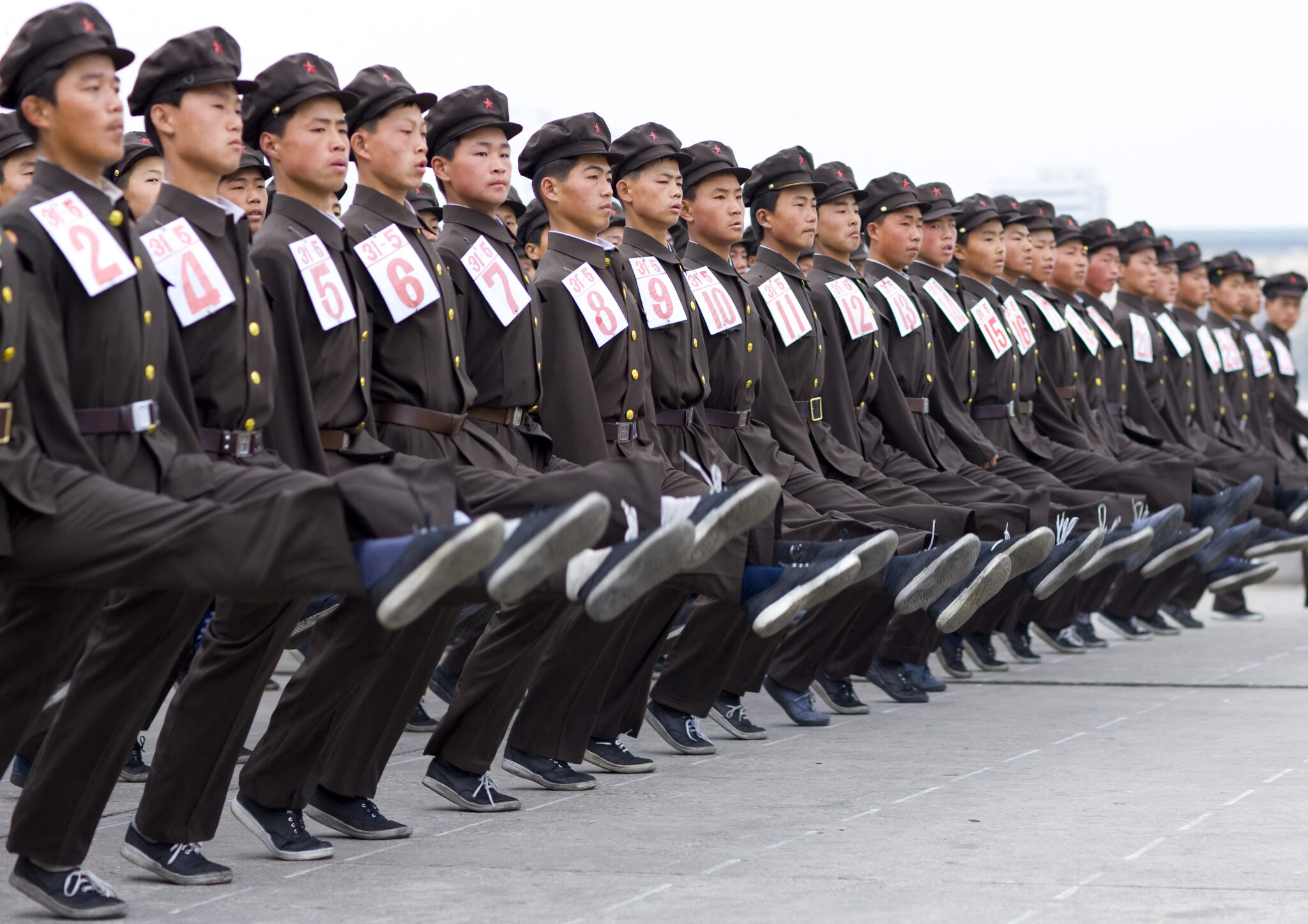 Korea Północna twierdzi, że milion osób zgłosiło się na ochotnika do wojska w związku z eskalacją napięć z Koreą Południową.