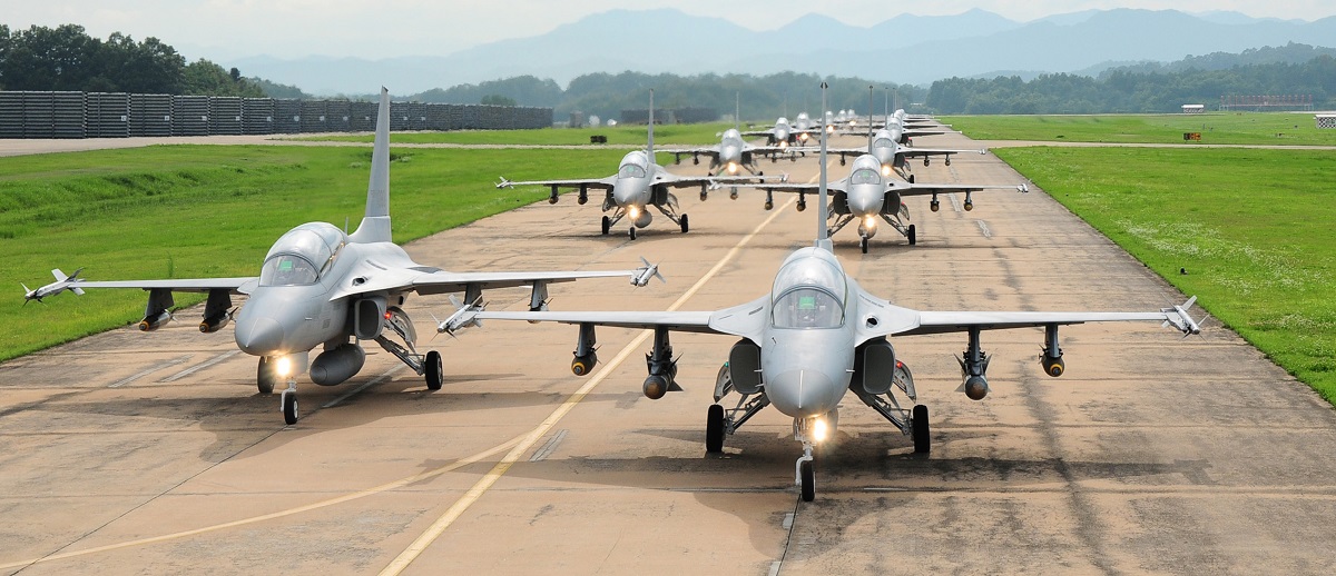 KAI podwoi produkcję naddźwiękowych myśliwców FA-50 Fighting Eagle w związku z zainteresowaniem amerykańskiej marynarki wojennej i sił powietrznych, które mogą zamówić nawet 500 maszyn
