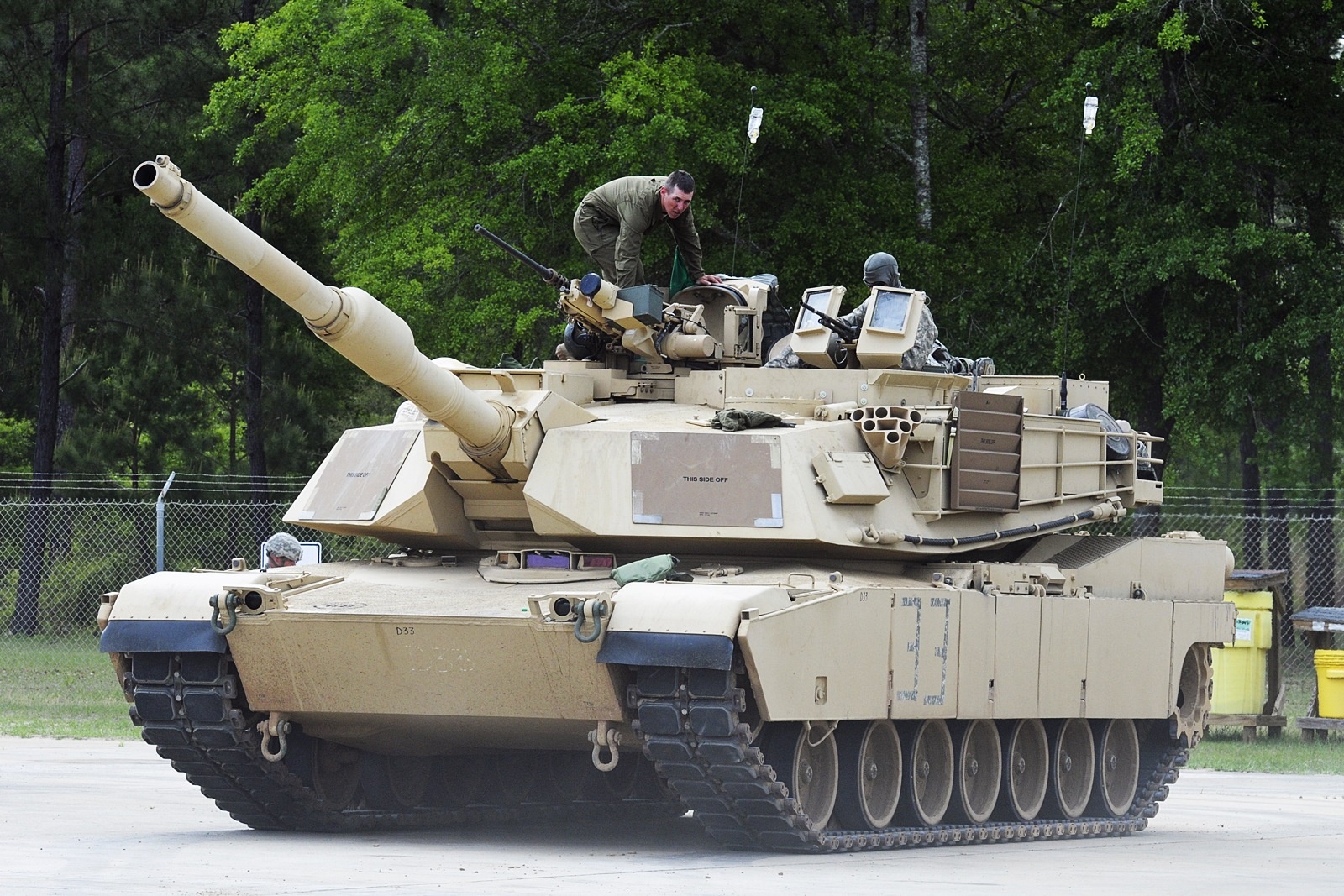USA przekazują ukraińskim siłom zbrojnym czołgi M1A1 SA Abrams