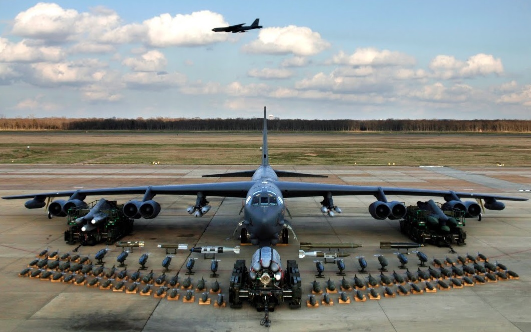 US Air Force wysyła cztery bombowce atomowe B-52H na Guam