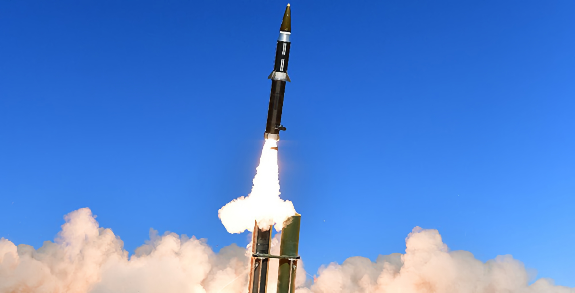 Amerykańska firma Lockheed Martin przeprowadziła pierwsze testy w locie naziemnego naddźwiękowego systemu rakietowego
