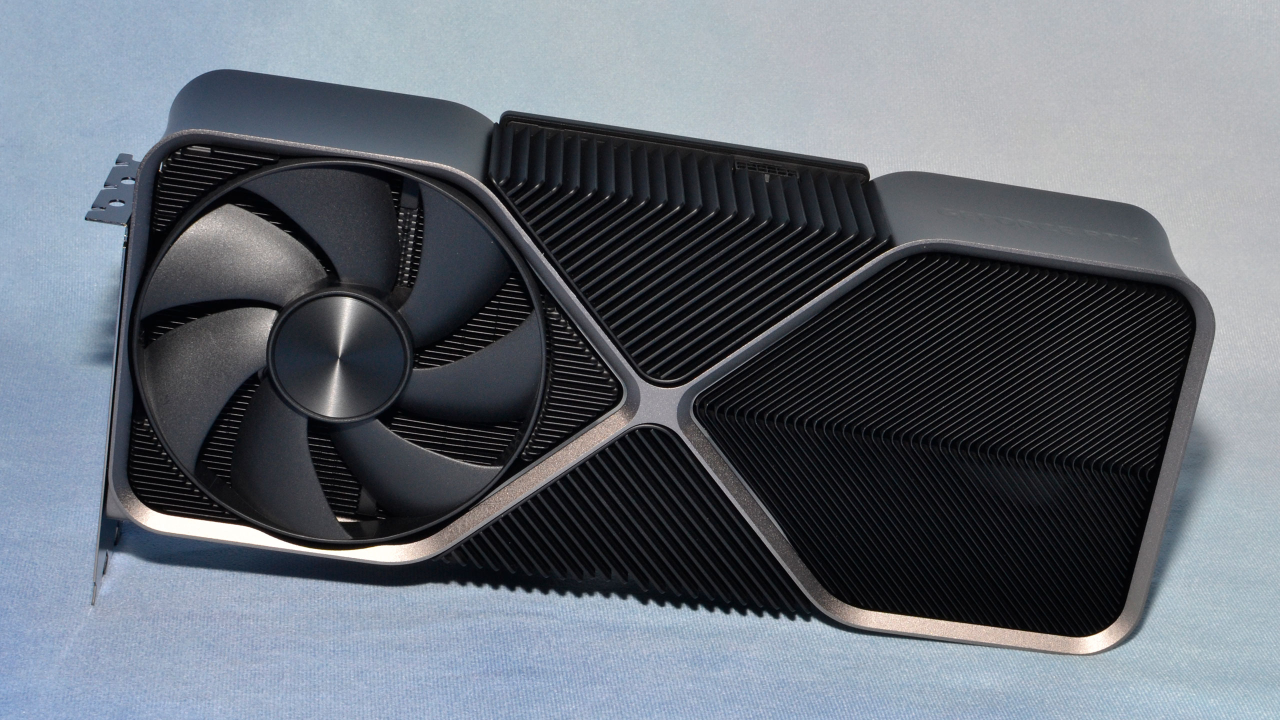 NVIDIA GeForce RTX 4080 jest znacznie szybszy i bardziej energooszczędny od GeForce RTX 3080 - opublikowano pierwsze recenzje karty graficznej za 1199 dolarów