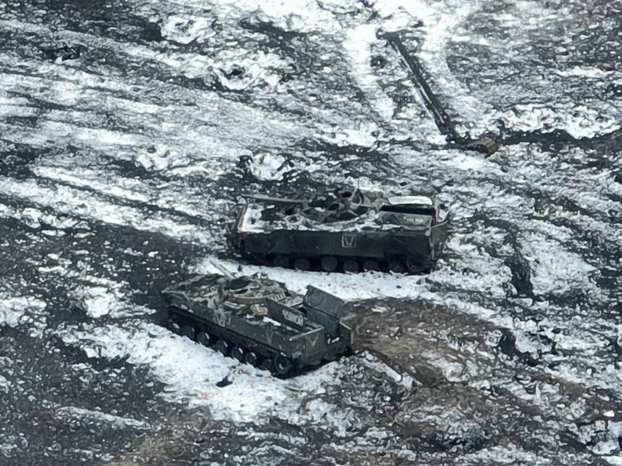 Ukraińskie siły zbrojne zniszczyły konwój wrogiego sprzętu koło Ugledaru z pomocą zakupionych za darowizny dronów (foto)
