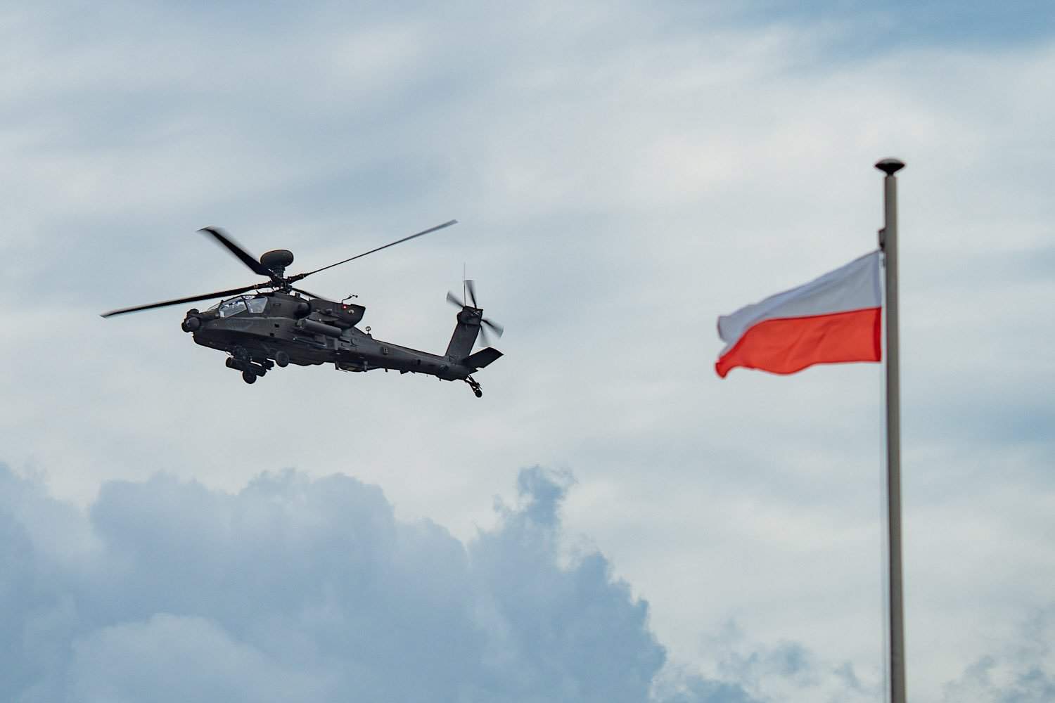 Polska rozpocznie samodzielne serwisowanie śmigłowców AH-64E Apache
