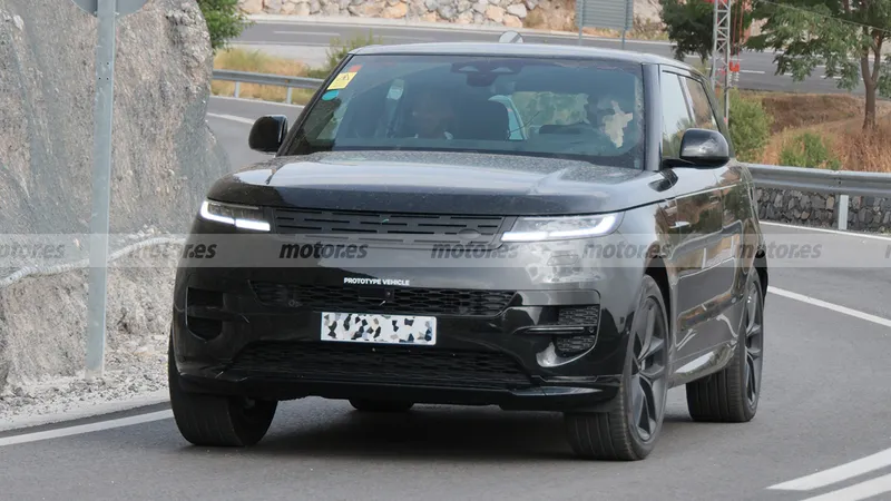 Elektryczny prototyp Land Rover Range Rover Sport dostrzeżony w nowym przecieku