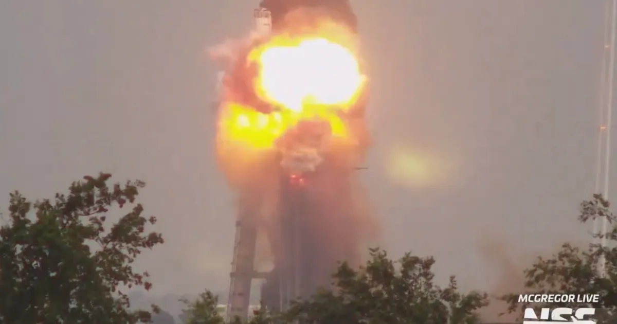 Nieudany test silnika SpaceX doprowadził do eksplozji podczas próbnego uruchomienia
