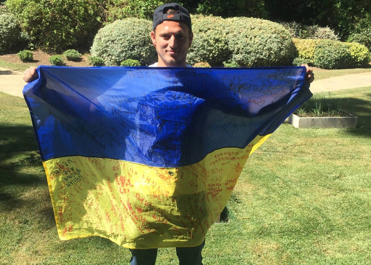 Piłkarz Roman Zozulya otworzył w Hiszpanii obóz treningowy dla Ukrainy "Futbol Bayraktar"
