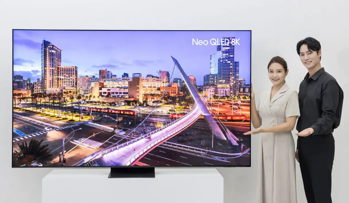 Samsung wprowadził na rynek 98-calowy telewizor 8K QLED z podświetleniem Quantum Mini LED w cenie 40 000 USD.