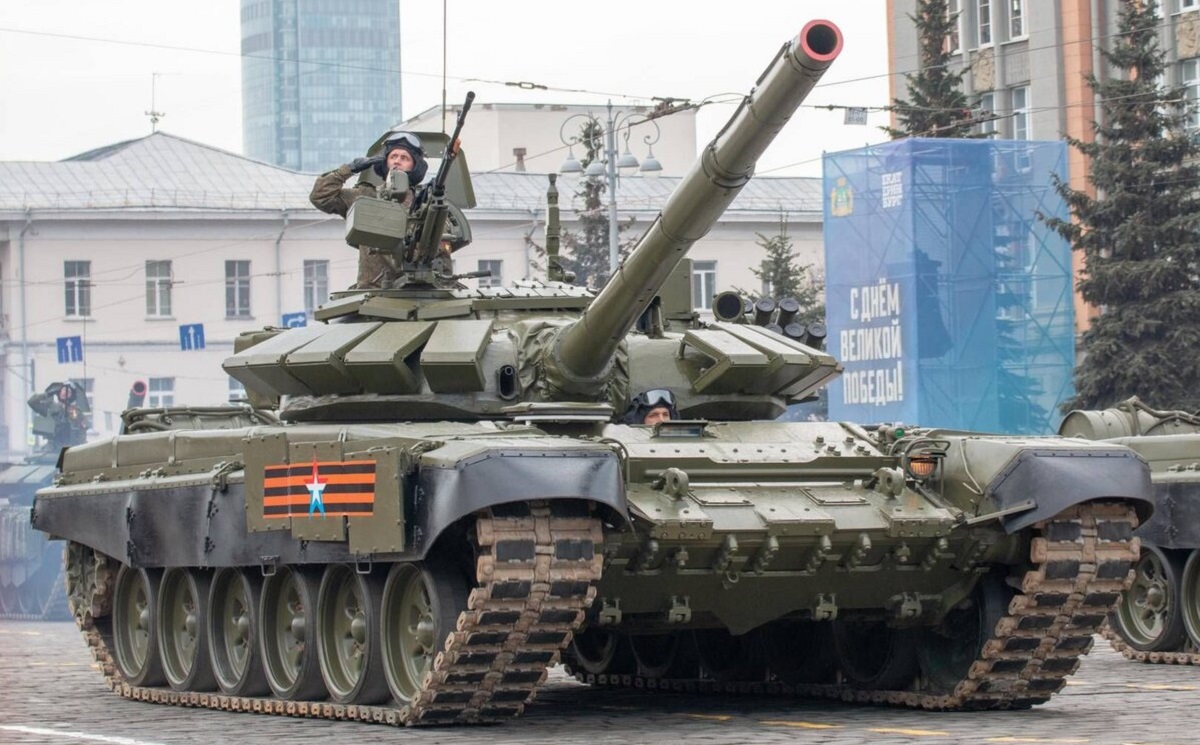 Ukraińskie siły obronne przejęły najnowszy zmodernizowany rosyjski czołg T-72B3 model 2022 kosztem 3 milionów dolarów.