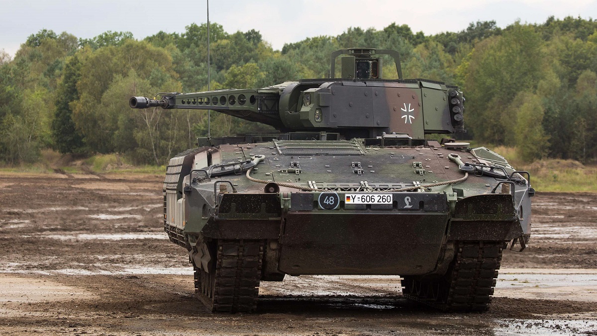 Niemcy wydadzą 770 mln euro na modernizację najdroższych na świecie bojowych wozów piechoty Puma, pomimo wstrzymania zamówień z powodu awarii 18 sztuk podczas ćwiczeń