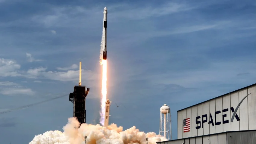 SpaceX może teraz łączyć smartfony bezpośrednio z satelitami internetowymi Starlink