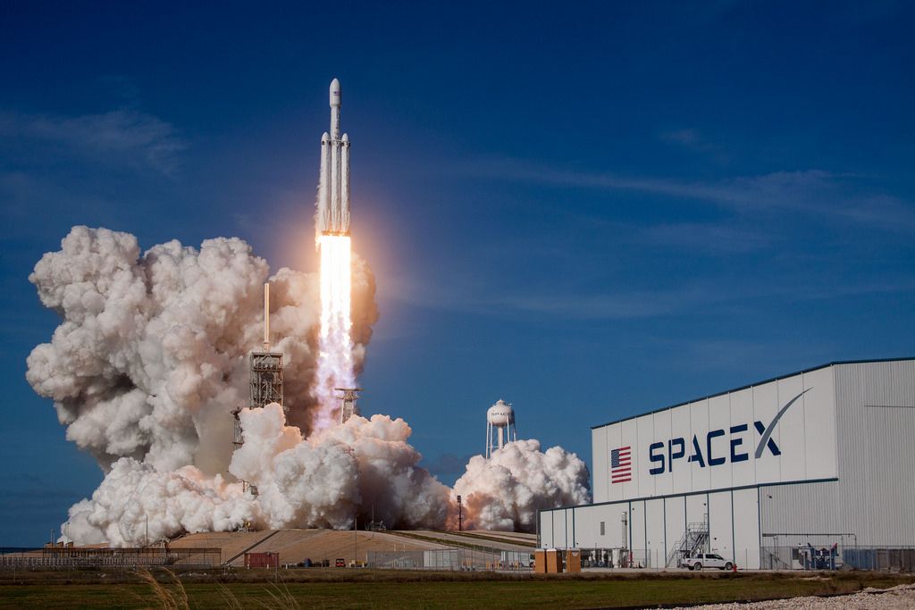 SpaceX przeprowadzi wykup akcji zamiast planowanej sprzedaży papierów wartościowych