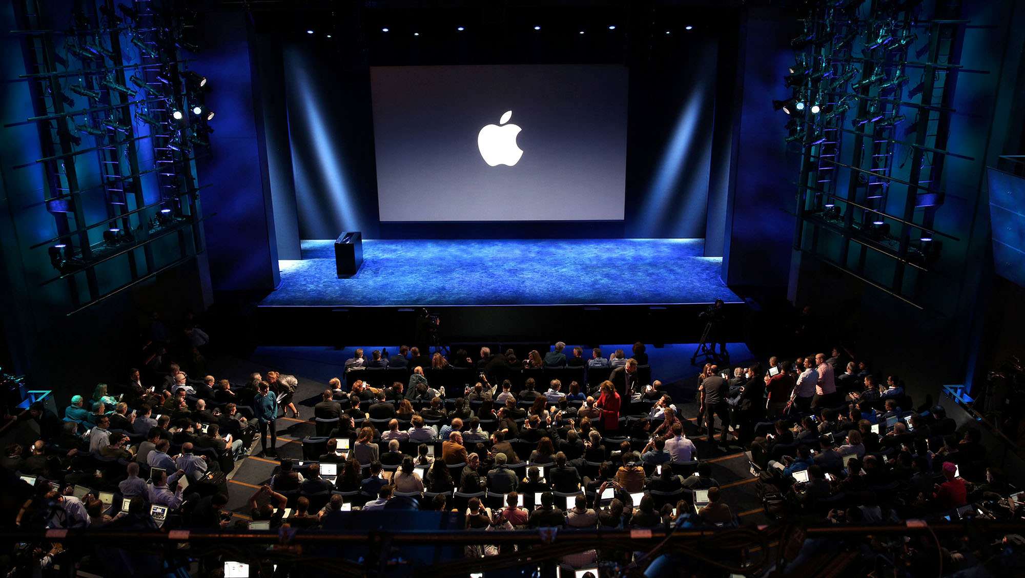 Apple musiał zrezygnować z prezentacji iPhone i iPada 9 Pro