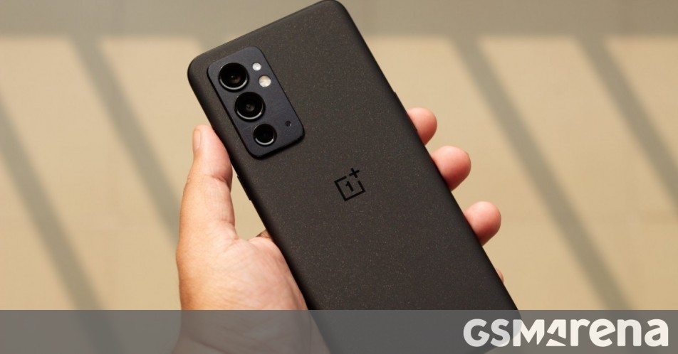 OnePlus 10R podobno upuścił suwak alertu i wyśrodkował otwór na aparat do selfie