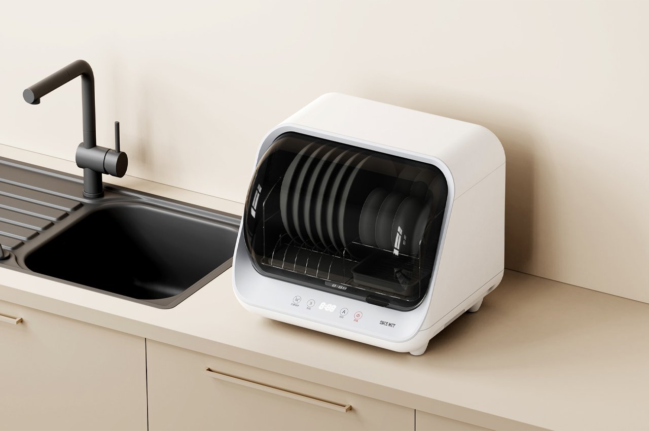 To domowe urządzenie sanitarne dezynfekuje naczynia za pomocą promieni ultrafioletowych-7