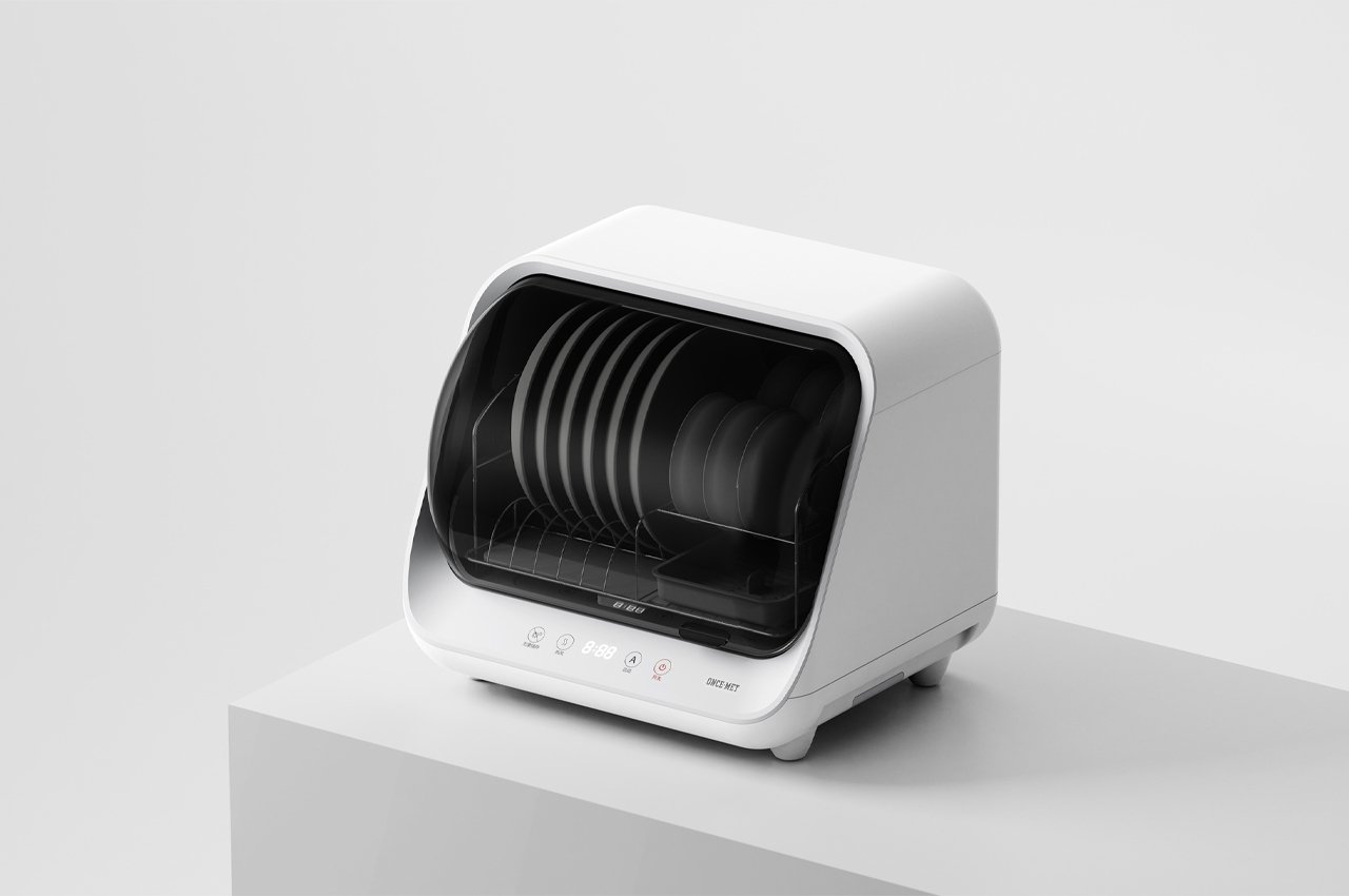To domowe urządzenie sanitarne dezynfekuje naczynia za pomocą promieni ultrafioletowych-24