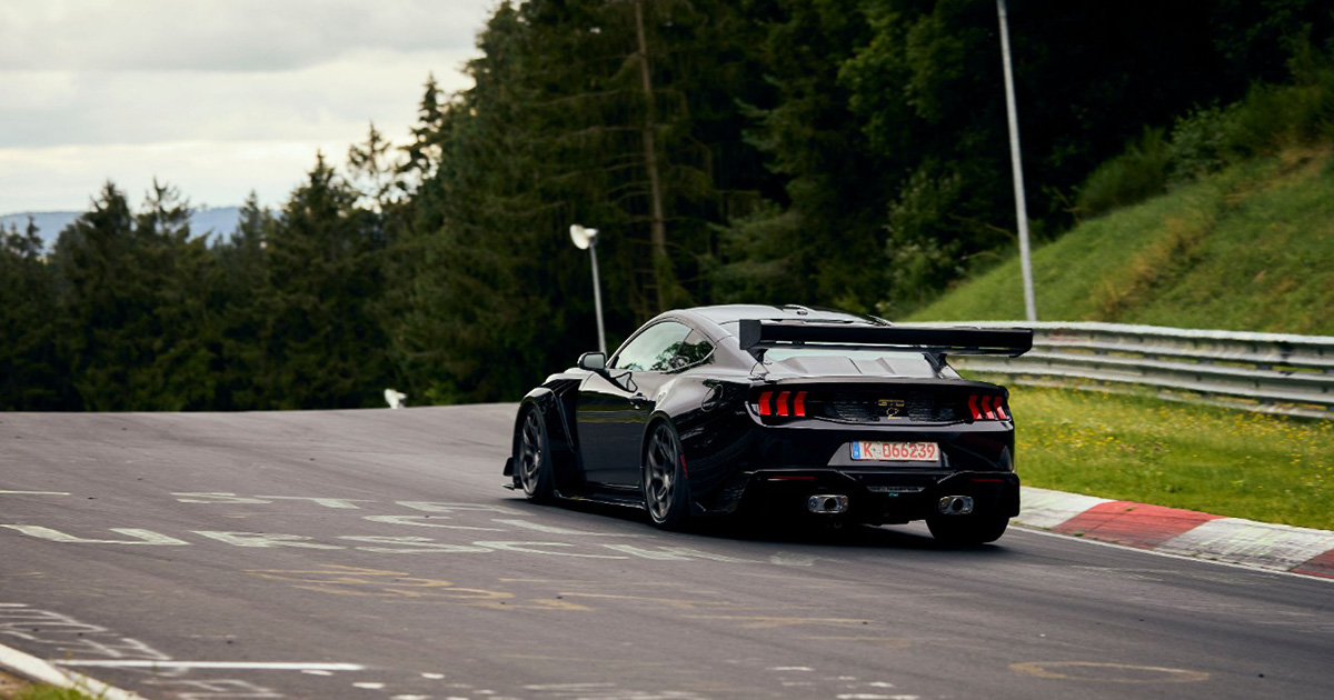 Ford Mustang GTD na torze Nurburgring.